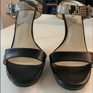 Michael Kors Beverly Snake Mule Pump, Black/Nat Size 10